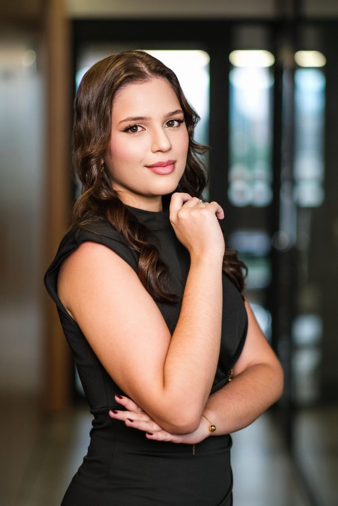 Sofia Fraz, estagiária 