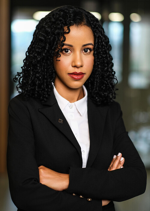 Dra. Geovanna Esteves